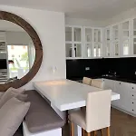 Cozy House With Garden & Pool Apartment Palau